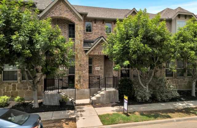 936 Grace Lane - 936 Grace Lane, Lewisville, TX 75056