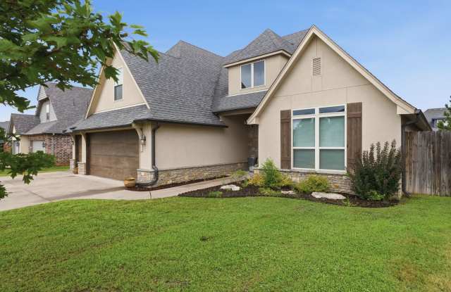 Executive Home In Highly Desired Yorktown Neighborhood. Gallery 4