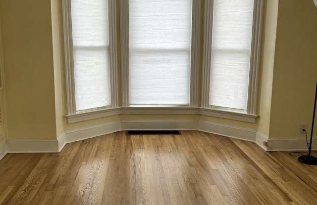 109 Brookside Avenue Gallery 3