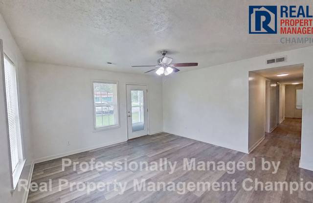 Freshly Updated 4 BD/1.5 BA with LVP Flooring, Fenced Back Yard and Storage Shed Gallery 3