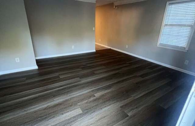 459 Southern Way Gallery 3