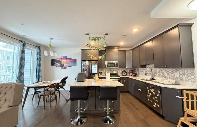 102 Dickson Court photos photos