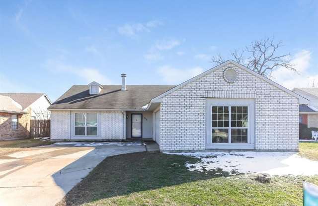 1613 Lewis Trail - 1613 Lewis Trail, Grand Prairie, TX 75052