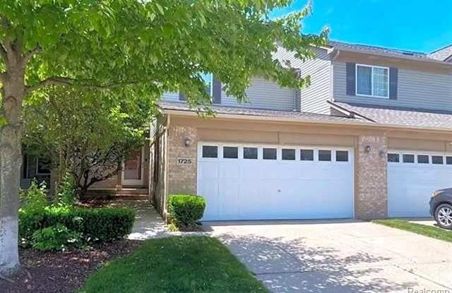 1725 HERON Circle photos photos