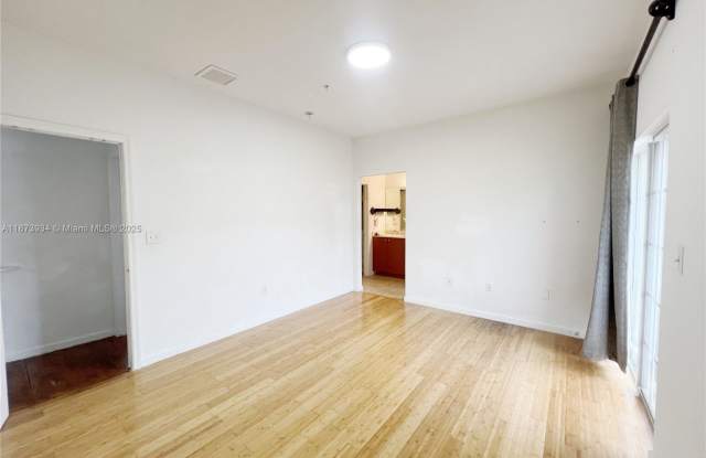2450 Sw 14th Ave - 2450 Southwest 14th Avenue, Fort Lauderdale, FL 33315
