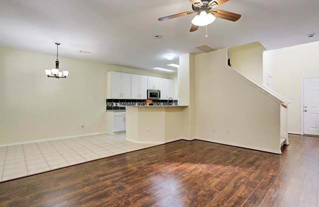 2942 Loganberry Park Lane Gallery 2