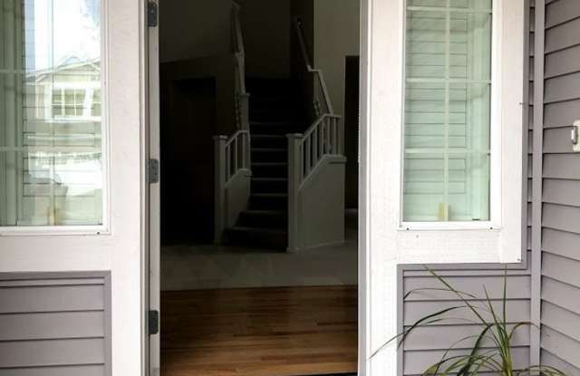 6122 Montevista Dr SE Gallery 3