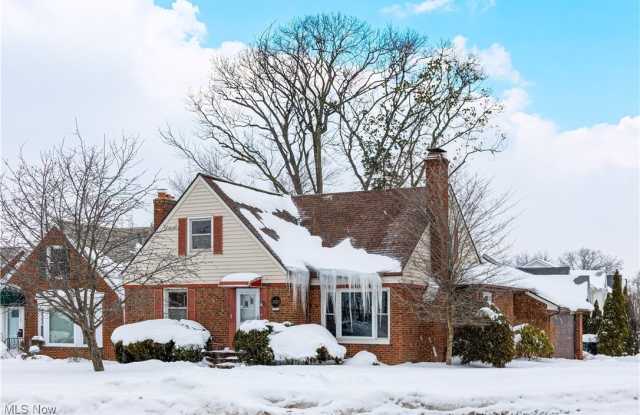 23211 Fernwood Drive photos photos