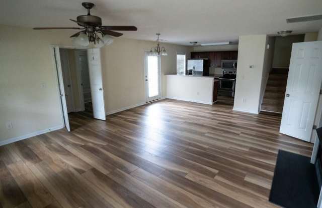 Coming Soon-3 Bedroom, 2 Bath End unit Townhome for Rent photos photos