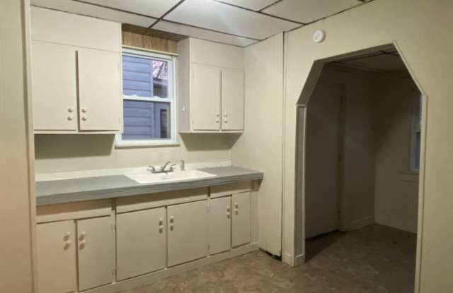 814 Milton Ct NW Gallery 2