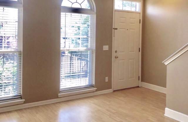 3035 Camden Dr Gallery 3
