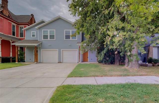 618 W Sears Street - 618 West Sears Street, Denison, TX 75020