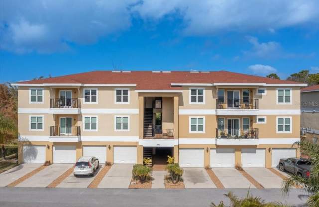 Gorgeous 3 Bed/2Bath/1 Car Garage Condo w/ Bonus Room walking distance from downtown NPR! photos photos