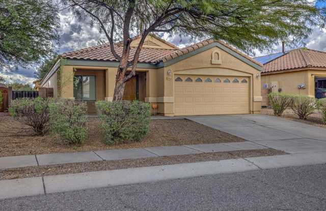 Spacious 4-Bedroom Home with 2-Car Garage & Large Enclosed Backyard in Desert Willow Estates! Gallery 3