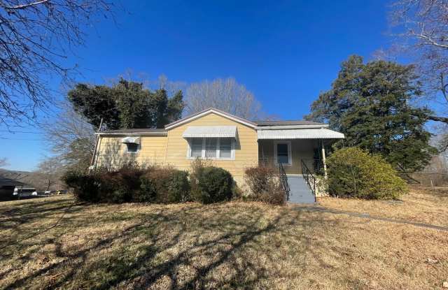 Adorable 3 bedroom 1 bath home Located in Hickory photos photos