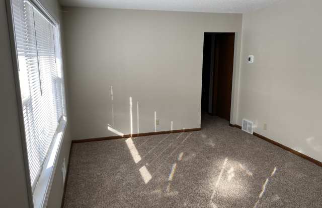 10517 Xavis St NW Gallery 3