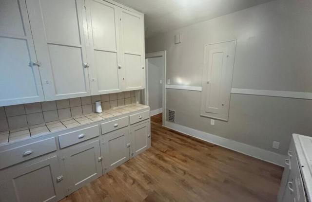 1066 Bay St photos photos 1066 Bay St photos photos