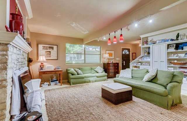 3203 BRIDLE PATH Gallery 2