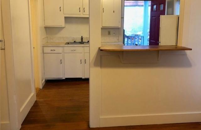 Cozy 1BR/1BA Available December! - 203 Elm Street, Biddeford, ME 04005