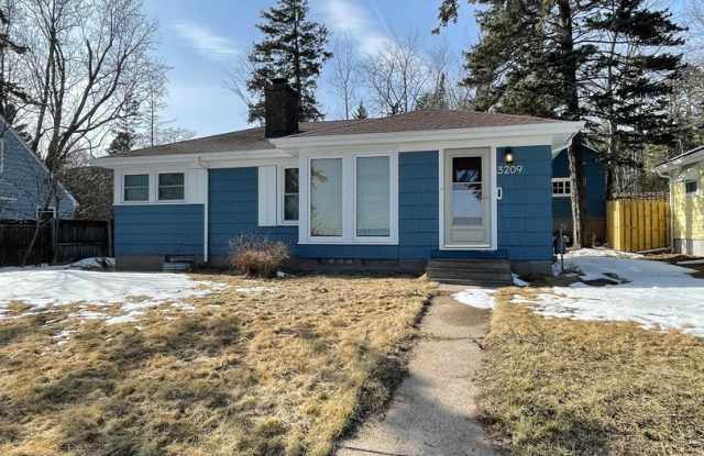 AVAILABLE NOW- 3 bbed 2 bath home! photos photos