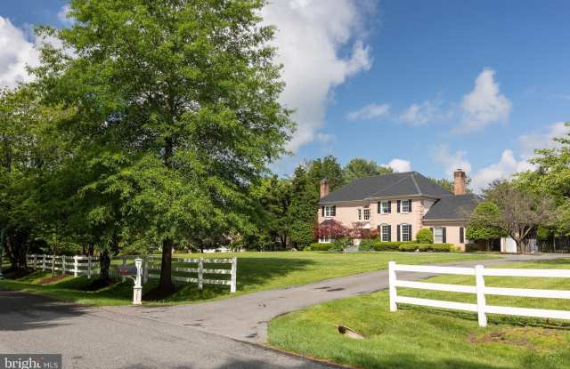 8809 SAUNDERS Lane Gallery 2