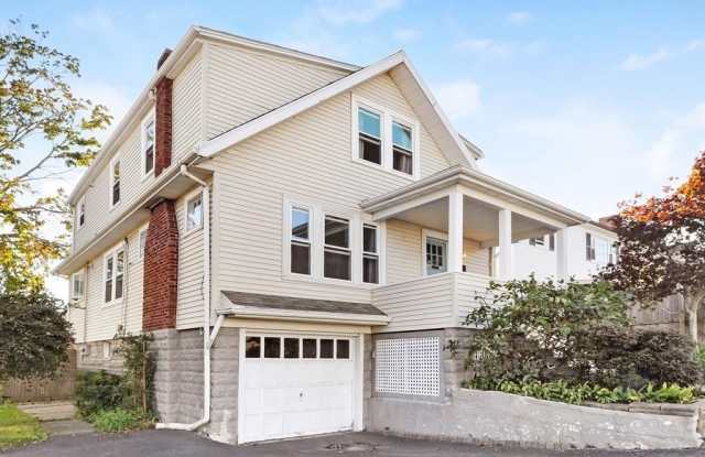 8 Grandview Ave - 8 Grandview Avenue, Watertown Town, MA 02472