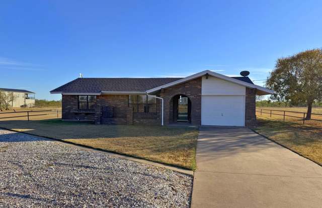 Unique 1 Bed 1 Bath In The Country! - 6960 Parker Ranch Road, Wichita County, TX 76310
