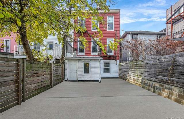 1312 Putnam Avenue Gallery 2