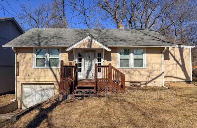 4604 NE 47th St photos photos