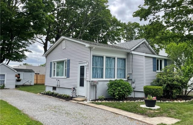 20 Beckwith Street - 20 Beckwith Street, Niantic, CT 06357