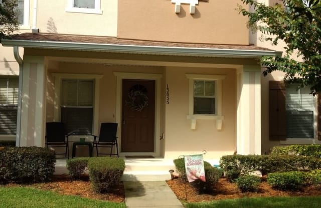 13855 Phoenix Dr - 13855 Phoenix Drive, Alafaya, FL 32828
