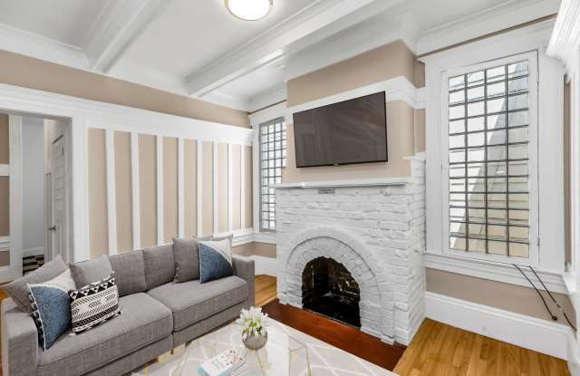 1060 PINE Apartments photos photos