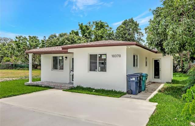 10370 SW 174th Ter photos photos
