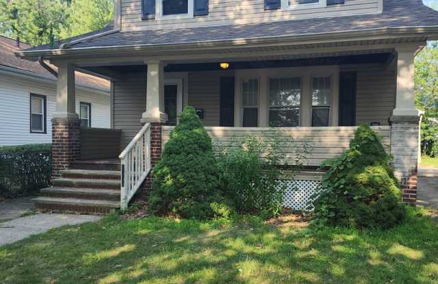 Cute 3 Bedroom Home For Rent on E 219th! - 1559 East 219th Street, Euclid, OH 44117