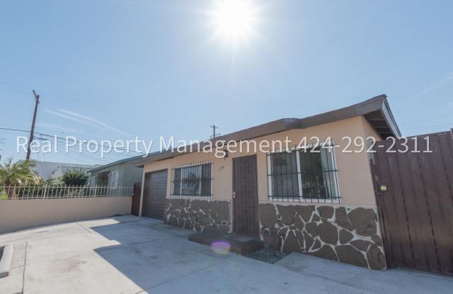 Beautiful Fully refurbished 3 bed 2 bath with attached garage photos photos