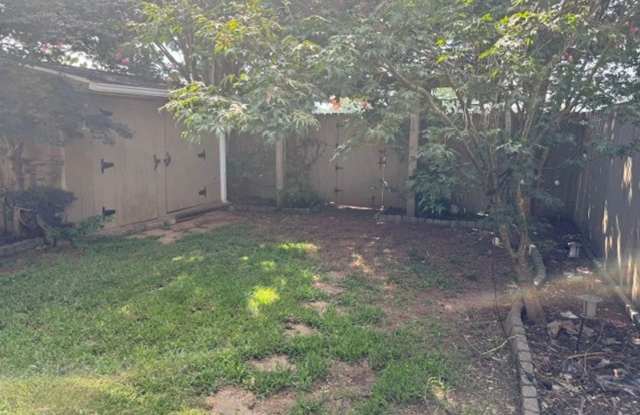 freshly paint 3 bed 2 bath townhome Gallery 3