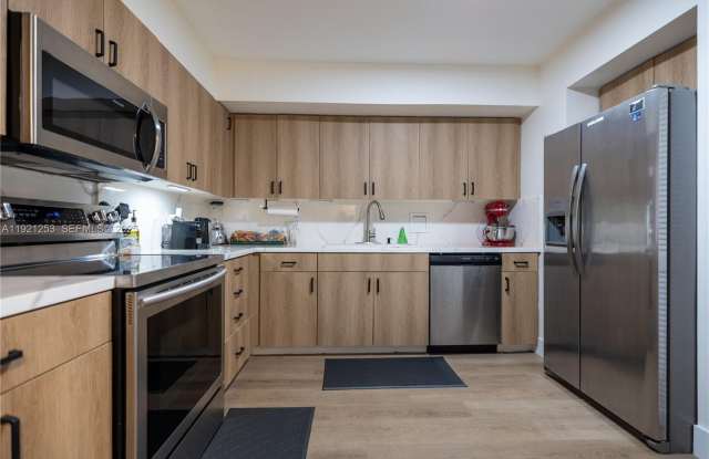 2810 N 46th Ave photos photos