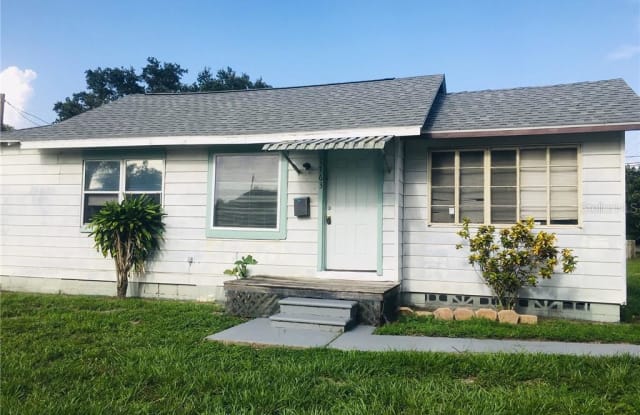 1751 32ND AVENUE N - 1751 32nd Avenue North, St. Petersburg, FL 33713