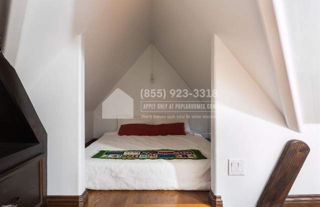 3919 West Exposition Boulevard Gallery 2
