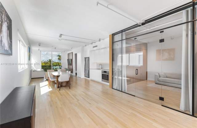 1700 Meridian Ave photos photos