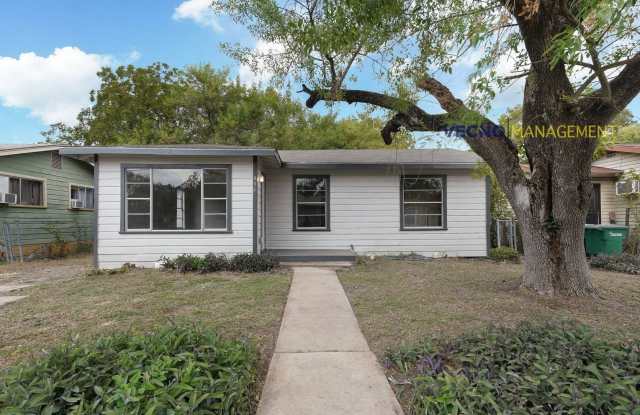 435 W Bedford Avenue photos photos