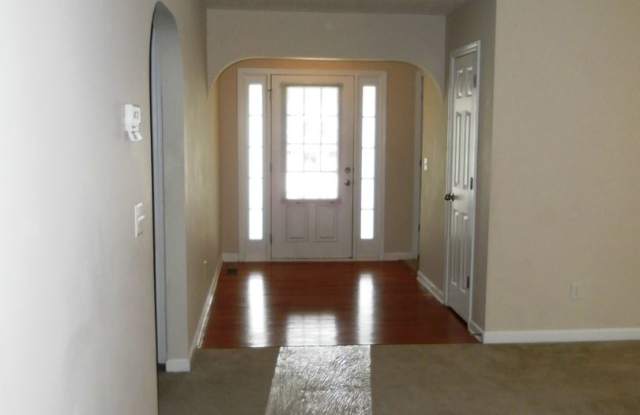206 Overlook Pointe Gallery 3