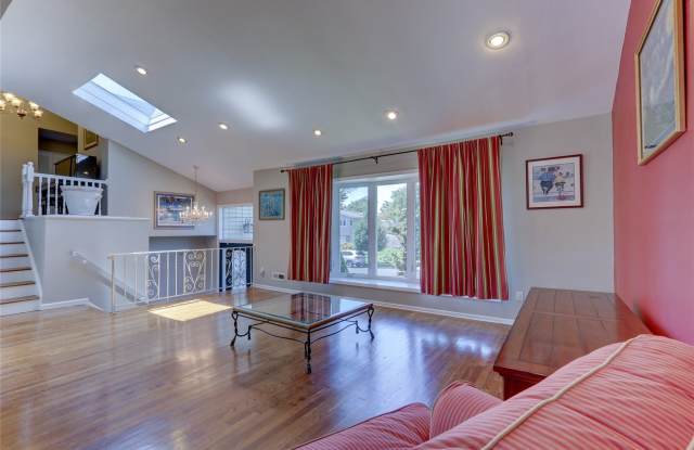 14 St. Lawrence Place Gallery 2