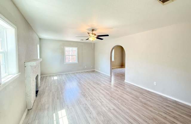 2-bedroom, 1-bathroom home in SW OKC! Gallery 1