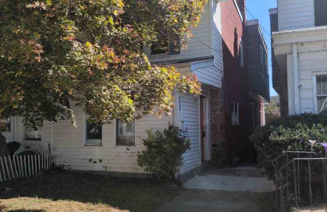 2608 N Monroe St - 1 photos photos