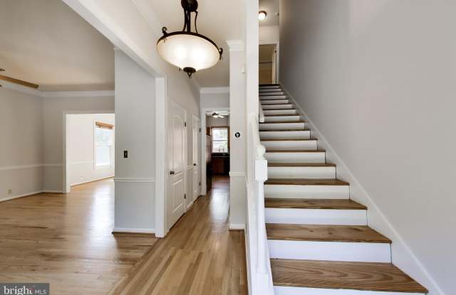 11906 CLARIDGE Road Gallery 4