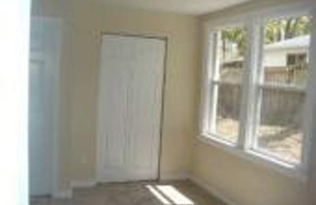 1181 Wycoff Ave. Gallery 4