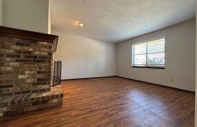 2913 Village Circle Gallery 3
