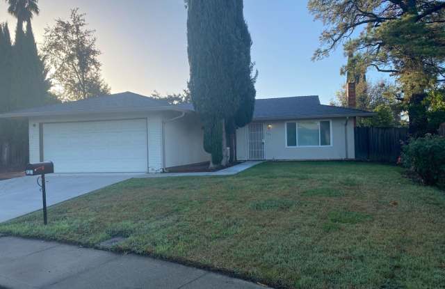 Available NOW - Cute 3 Bed 2 bath home in court location!! - 125 Goldy Court, Vacaville, CA 95687