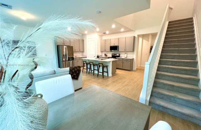 9045 Zevon Court Gallery 2